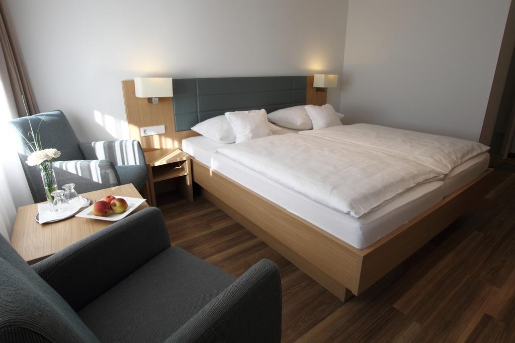 Hotel Seepark Garni Uberlingen Buitenkant foto